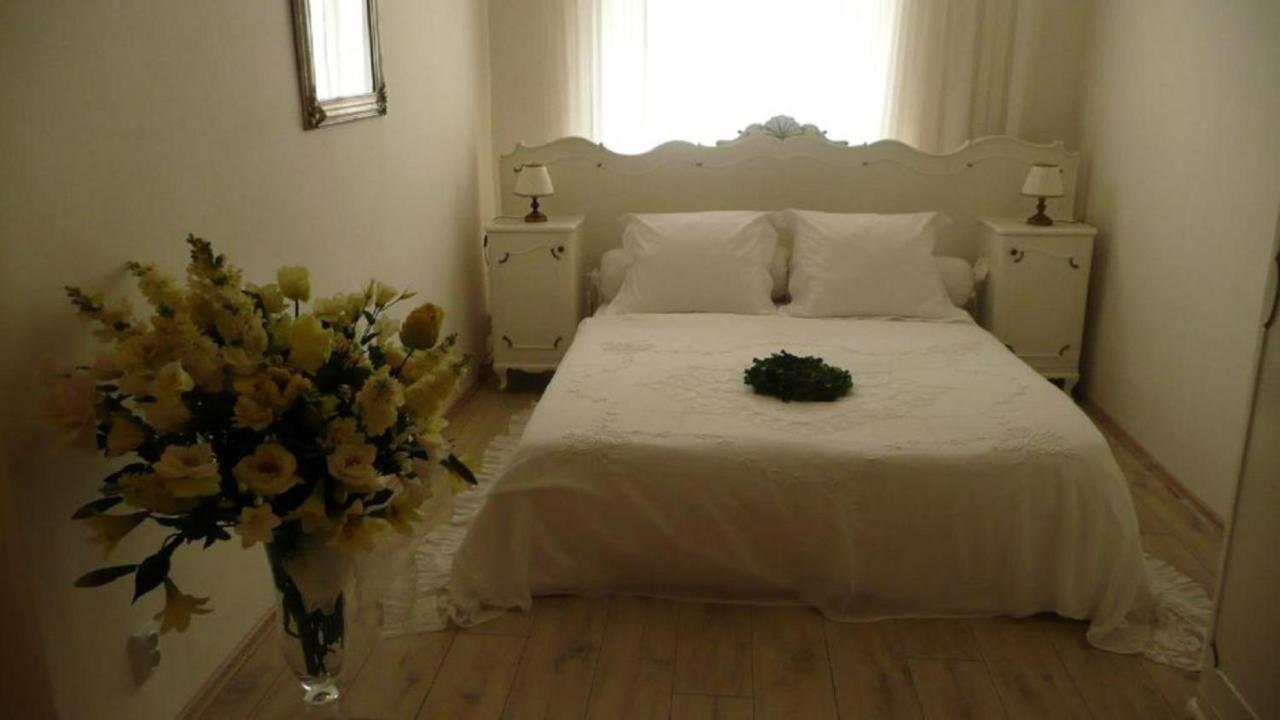 Apartment Dum U Cerneho Beranka Прага Екстер'єр фото