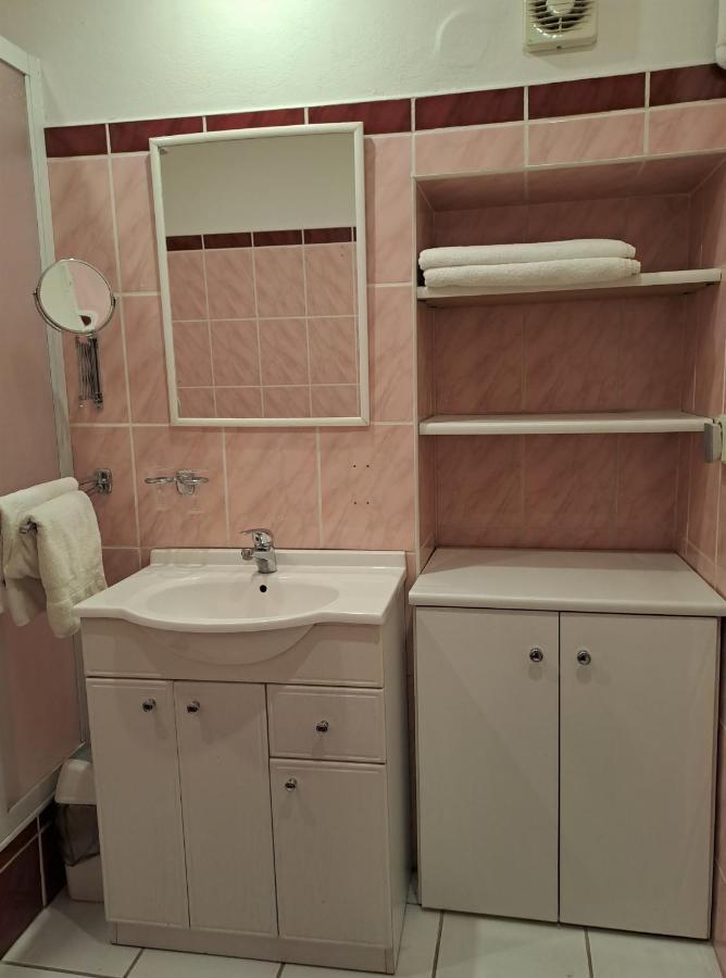Apartment Dum U Cerneho Beranka Прага Екстер'єр фото